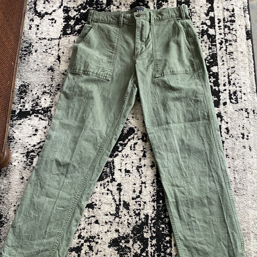 GAP Men's or Women’s Olive Cargo Pants